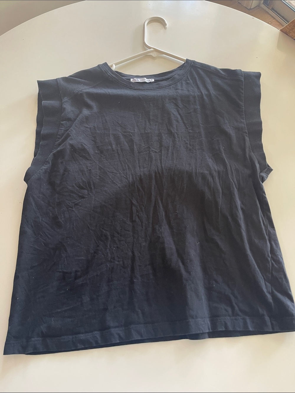 Zara Black Sleeveless Crewneck Top